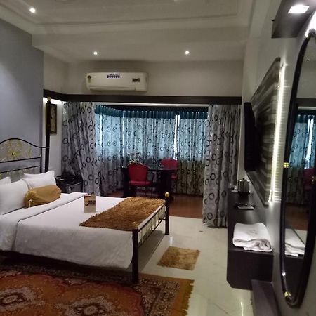 Prithvi Hotels Ahmedabad Exteriör bild