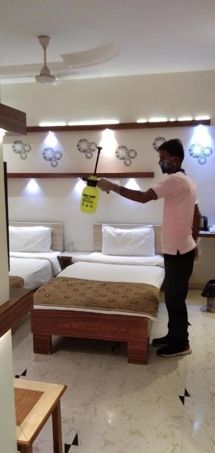 Prithvi Hotels Ahmedabad Exteriör bild