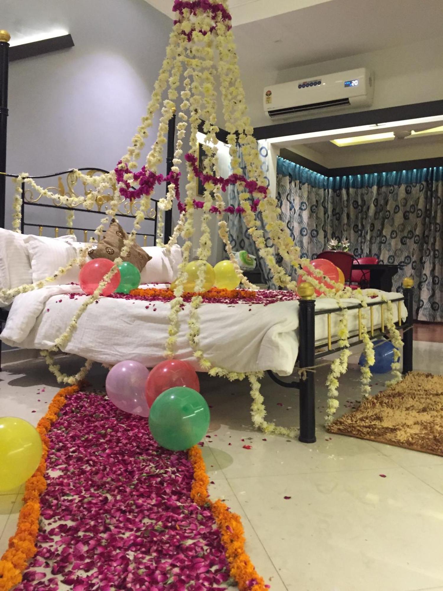 Prithvi Hotels Ahmedabad Rum bild