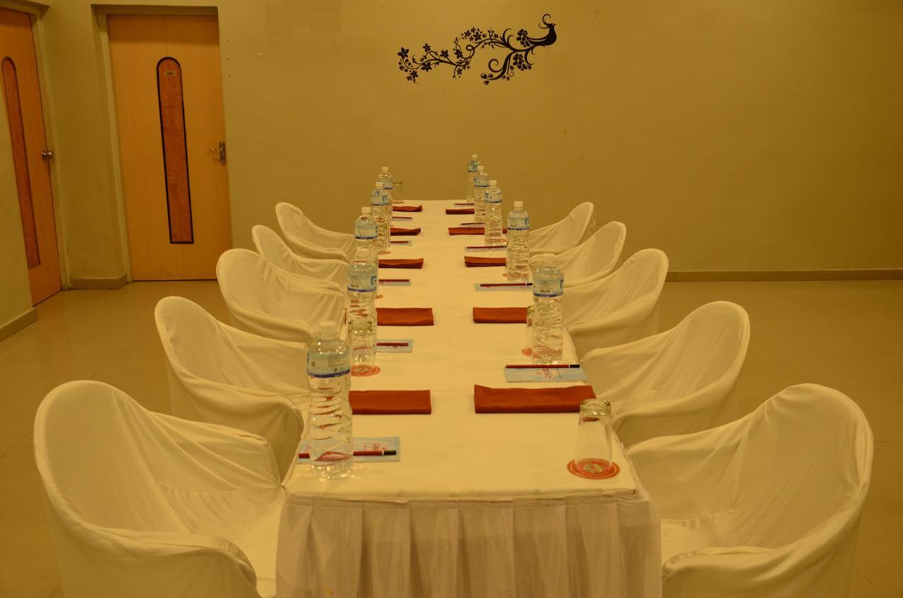 Prithvi Hotels Ahmedabad Exteriör bild