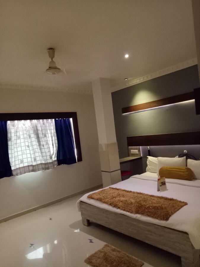 Prithvi Hotels Ahmedabad Exteriör bild